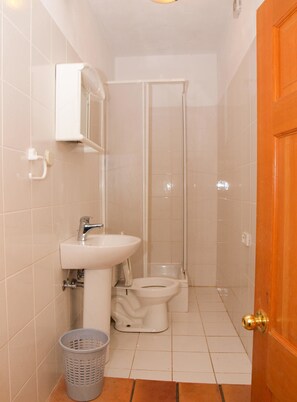 Apartment, Multiple Beds | Bathroom