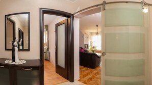 Unclassified image, 2 of 48, button - Apartment Jere / Four Bedrooms Apartment (Podstrana)
