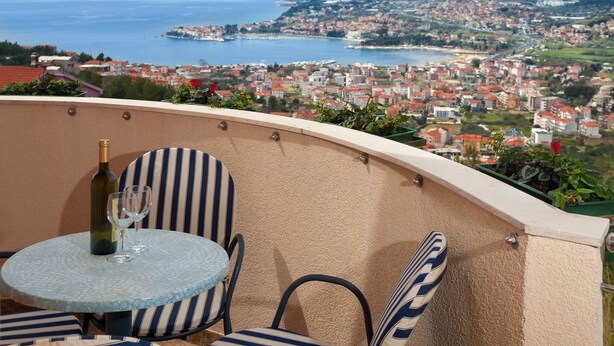 Unclassified image, 1 of 48, button - Apartment Jere / Four Bedrooms Apartment (Podstrana)