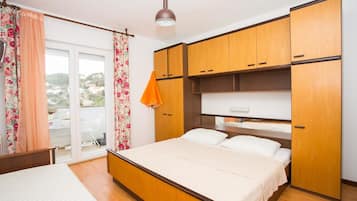 Apartment, Multiple Beds | Free WiFi, bed sheets