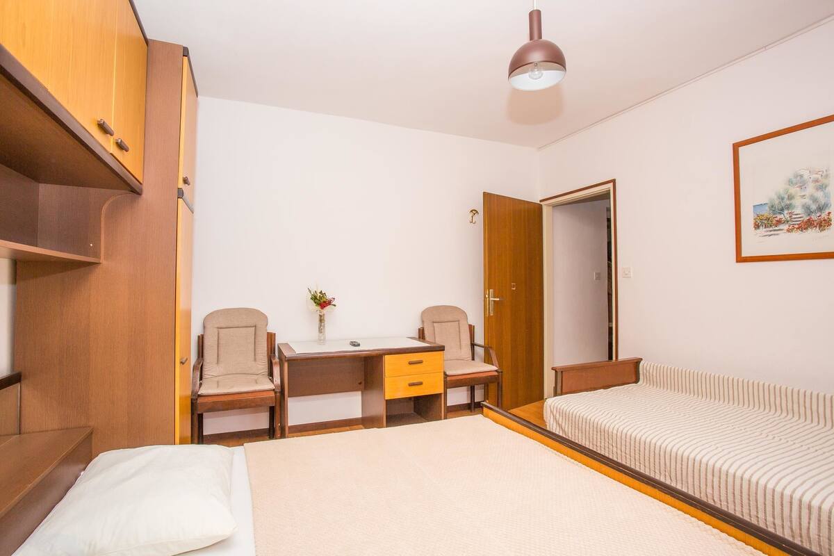 Apartment, Multiple Beds