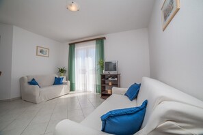 Apartment, 1 Double Bed with Sofa bed | Living room | TV - Apartments Klarić Sabunike (Privlaka)