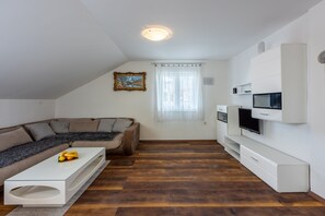 Living room | TV - Apartments Mirela (Crikvenica)