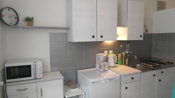 Apartment, 2 Doppelbetten | Eigene Küche | Herdplatte, Kochgeschirr/Geschirr/Besteck