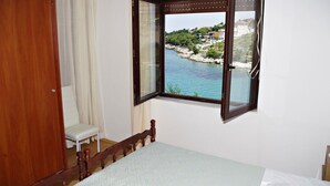 Apartment, Multiple Beds | WiFi (free), bed sheets - Apartments Roko Bilo (Primosten)