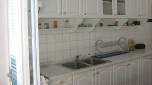 Apartment, Multiple Beds | Private kitchen | Oven, stovetop, cookware/dishes/utensils - Holiday House Beretin (Omis)