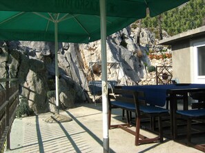 Appartement, plusieurs lits | Terrasse/Patio