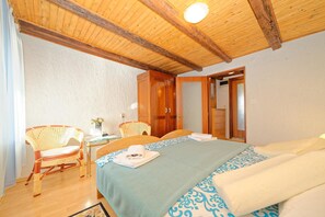 Appartement, plusieurs lits | Wi-Fi gratuit, draps fournis