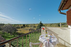 Appartement, Plusieurs lits | Balcon