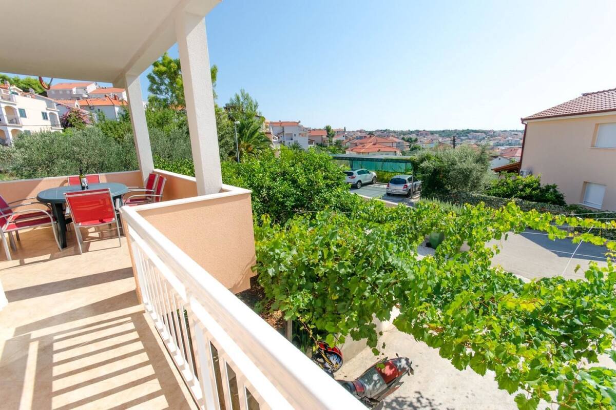 Apartamento, várias camas | Sacada