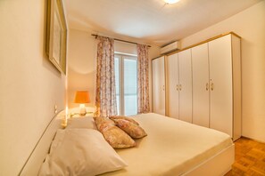 Apartment, Mehrere Betten | Eigene Küche | Mikrowelle, Ofen, Herdplatte, Wasserkocher mit Kaffee-/Teezubehör