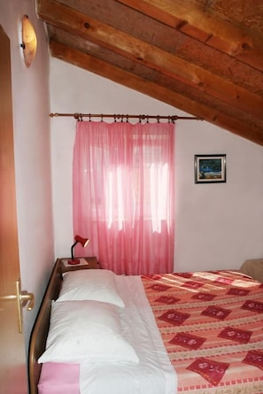 Apartment, 1 Double Bed | Free WiFi, bed sheets