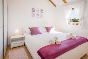 Villa, Multiple Beds | Private kitchen | Fridge, microwave, stovetop, dishwasher - Holiday House Ivana (Malinska-Dubasnica)