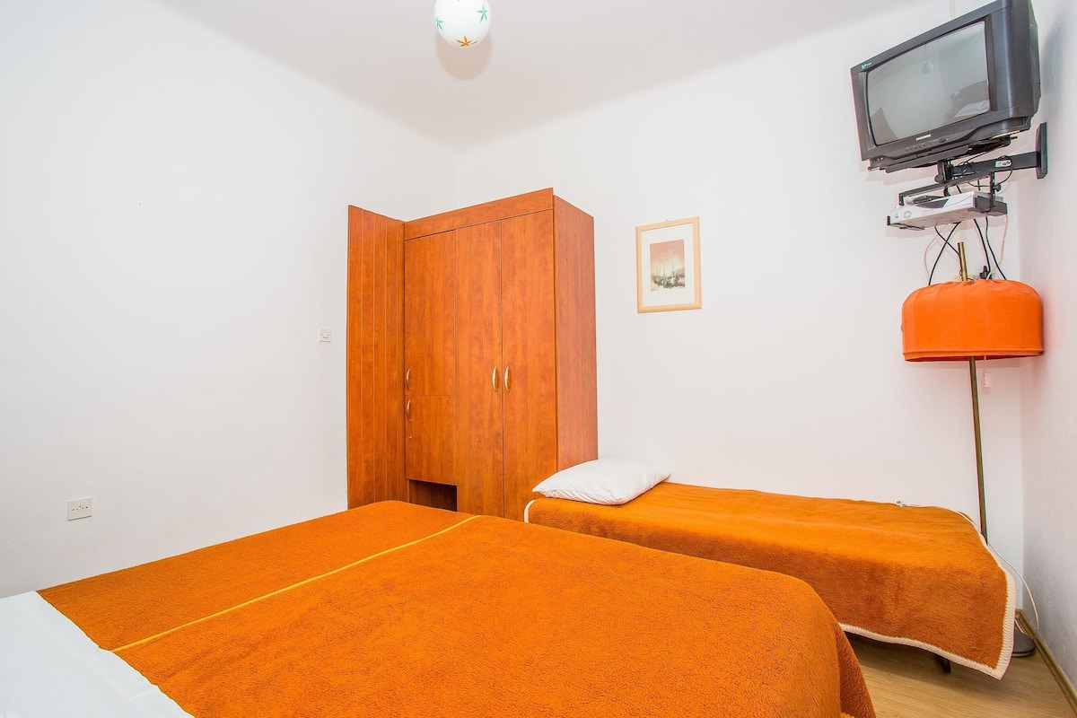 Wifi gratis y ropa de cama