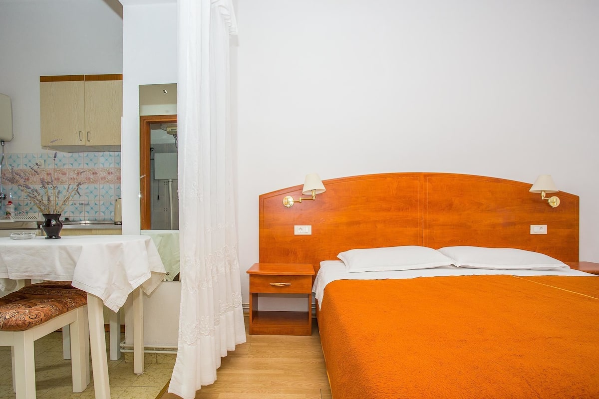 Wifi gratis y ropa de cama