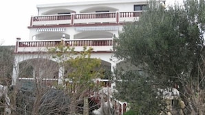 Unclassified image, 3 of 5, button - Apartments Žentil 3106 (Rab)