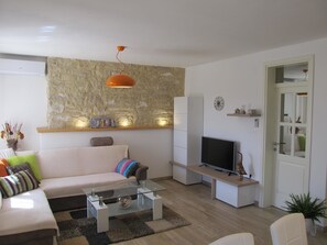 Villa, Plusieurs lits | Cuisine privée | Surface de cuisson, lave-vaisselle, vaisselle et ustensiles