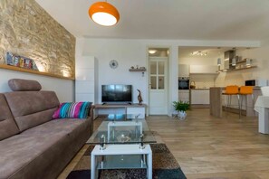 Villa, meerdere bedden | Privékeuken | Een kookplaat, een vaatwasser, kookgerei, borden en bestek