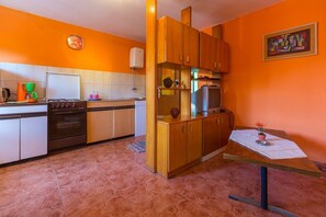 Apartment, Multiple Beds | Private kitchen | Stovetop, cookware/dishes/utensils - Apartments Luić (Crikvenica)