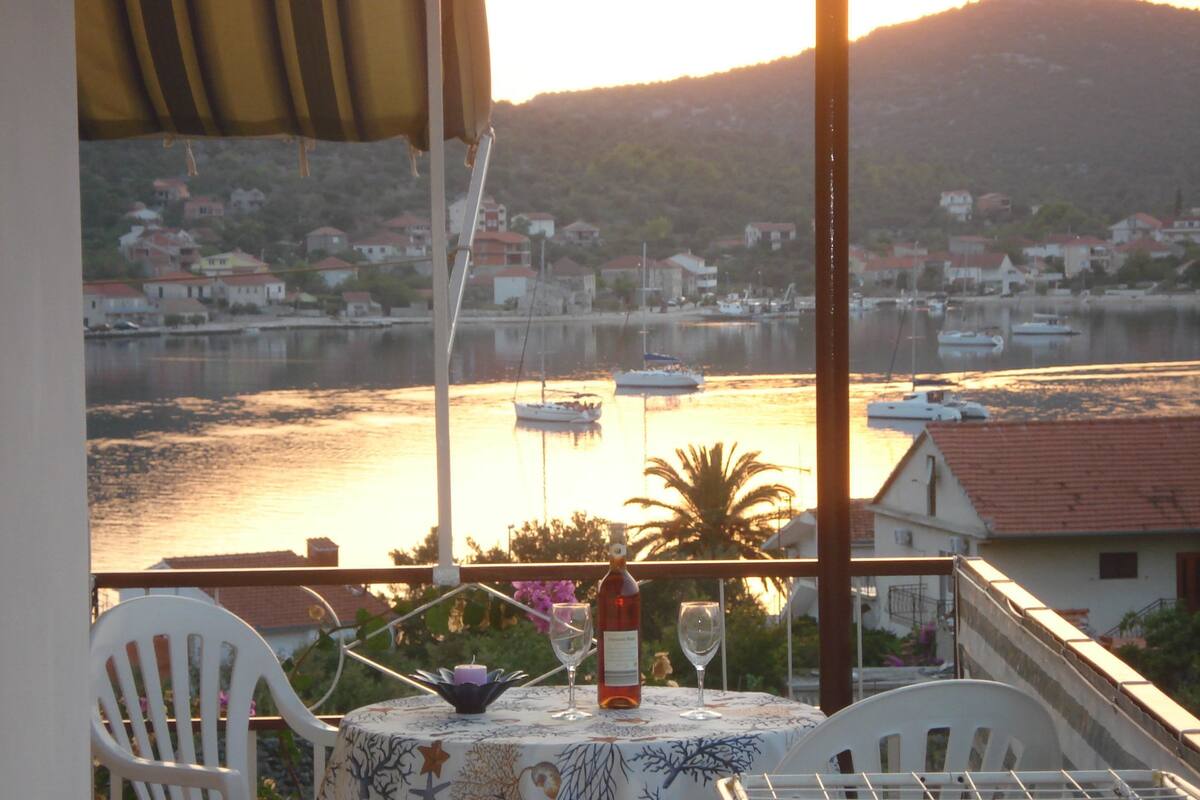 Appartement, 1 lit double et 1 canapé-lit | Balcon