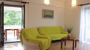 Unclassified image, 5 of 16, button - Apartments Pezzi / Two Bedrooms A1 Gajo (Supetar)