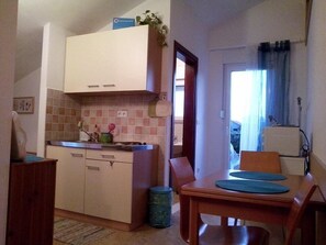 Apartment, Multiple Beds | Private kitchen | Stovetop, cookware/dishes/utensils - Apartments Mario (Kastela)