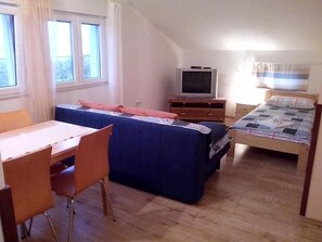Apartment, Multiple Beds | Free cribs/infant beds, free WiFi, bed sheets - Apartments Mario (Kastela)