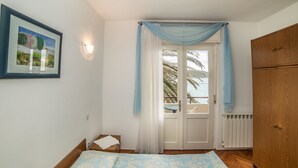 Room, 1 Double Bed - Rooms and Apartments Sabina (Rab)