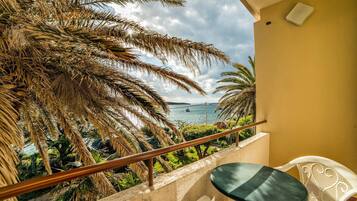 Phòng, 1 giường đôi | Ban công