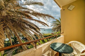 Room, 1 Double Bed | Balcony - Rooms and Apartments Sabina (Rab)