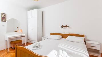 Apartment, Mehrere Betten | Kostenloses WLAN, Bettwäsche