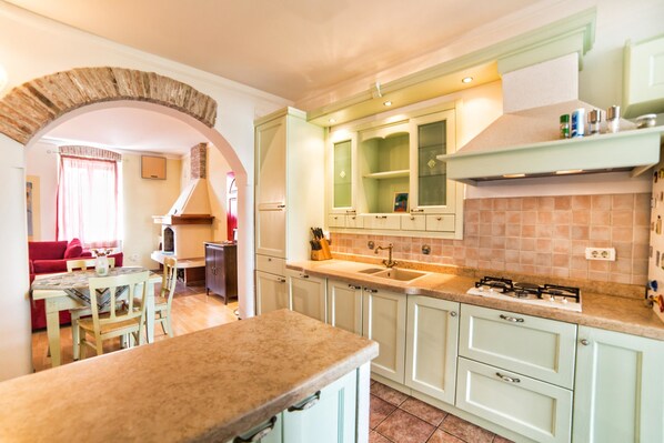 Apartment, Mehrere Betten | Eigene Küche | Herdplatte, Geschirrspüler, Kochgeschirr/Geschirr/Besteck