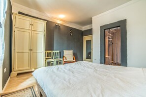 Appartement, Meerdere bedden | Privékeuken | Een kookplaat, een vaatwasser, kookgerei, borden en bestek