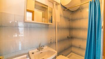 Apartment, 1 Double Bed with Sofa bed | Bathroom | Shower