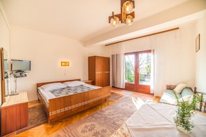 Departamento, 1 cama matrimonial y sofá cama | Wifi gratis y ropa de cama