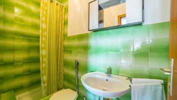 Apartment, 1 Double Bed with Sofa bed | Bathroom | Shower