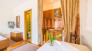 Apartment, 1 Double Bed with Sofa bed | Free WiFi, bed sheets