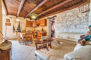 Apartment, Multiple Beds | Living room | TV - Holiday House Eleonora (Barban)