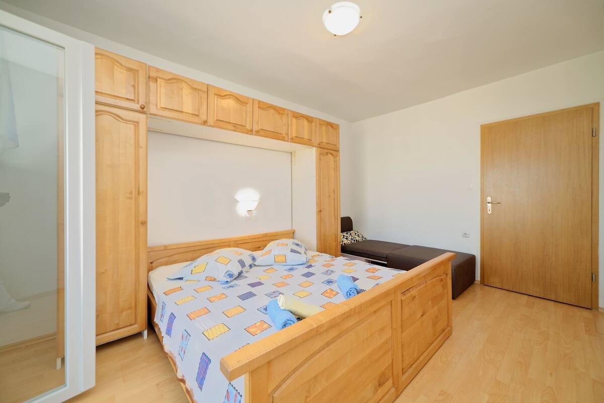 Apartment, Multiple Beds | Free WiFi, bed sheets