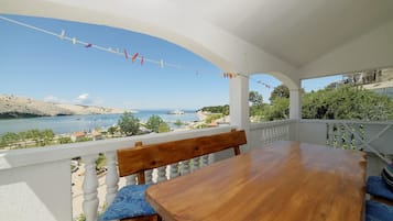 Appartamento, letti multipli | Balcone