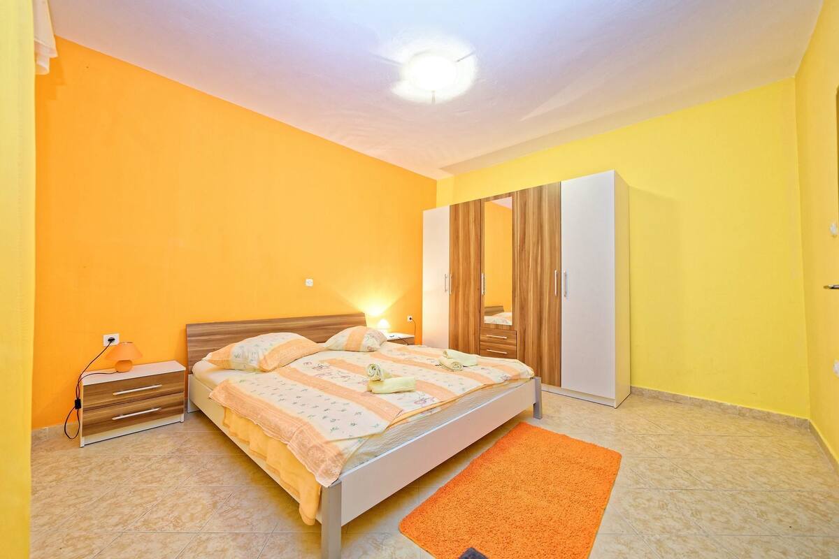Apartment, 1 Double Bed with Sofa bed | Free WiFi, bed sheets