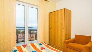 Apartment, Multiple Beds | Free WiFi, bed sheets