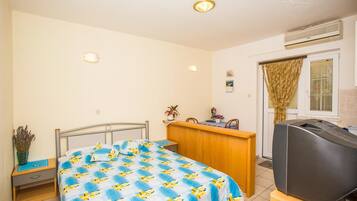 Apartment, 1 Double Bed | Free WiFi, bed sheets