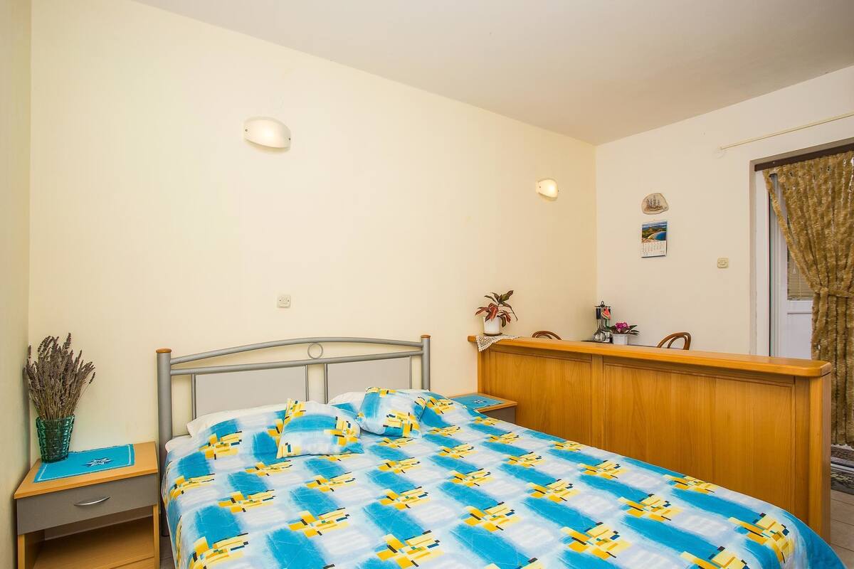 Apartment, 1 Double Bed | WiFi (free), bed sheets