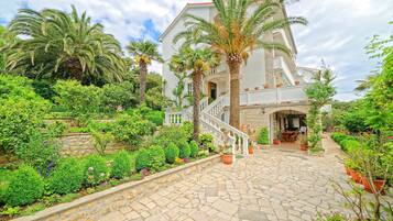 Apartment, 1 Double Bed with Sofa bed | Property grounds