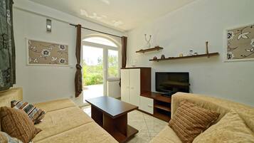 Apartment, 1 Double Bed with Sofa bed | Living room | TV