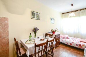 Room - Apartments Jadranka / Polinovac One Bedroom A1 (Kastela)