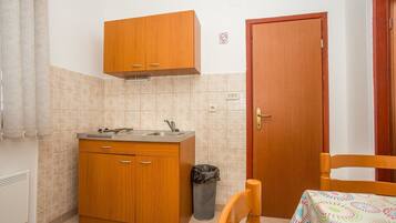 Apartment, Mehrere Betten | Eigene Küche | Herdplatte, Kochgeschirr/Geschirr/Besteck