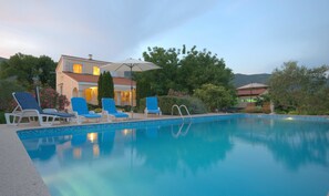 House, Multiple Beds | Pool | Outdoor pool - Vila Marija Parada (Kastela)