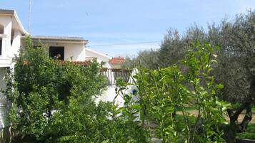 Apartment, 1 Doppelbett und Schlafsofa | Unterkunftsgelände